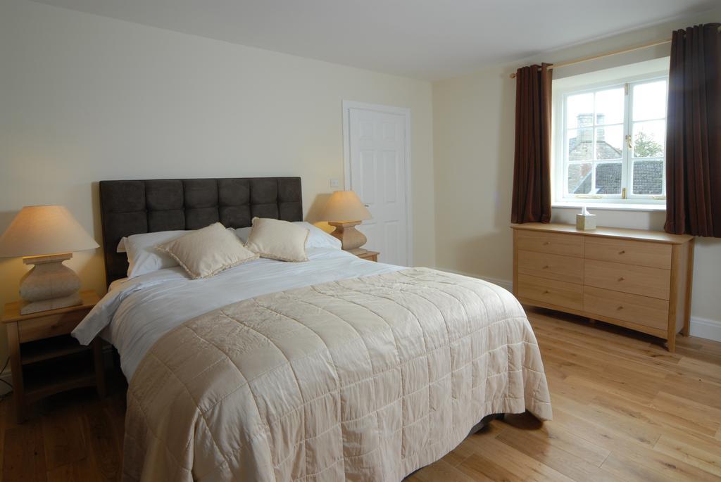Unicorn Aparthotel Suites 스토우온더올드 객실 사진